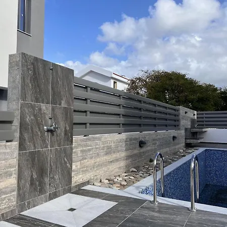 Diogenous Luxury Villa Klorakas